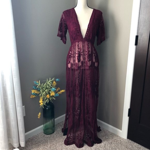 Honey Punch Dresses & Skirts - FLASH SALE! Honey Punch | Maroon Lace Maxi Dress